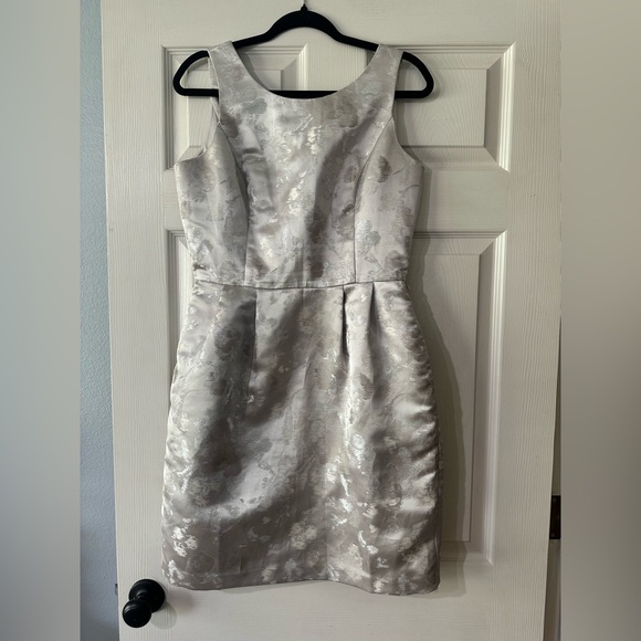 White House Black Market Dresses & Skirts - White House Black Market Satin Fit and Flare Dress Size 6